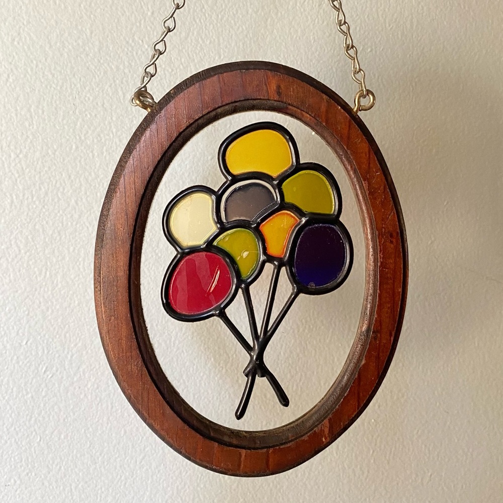 Vintage Stained Glass Ballon Wall Decor